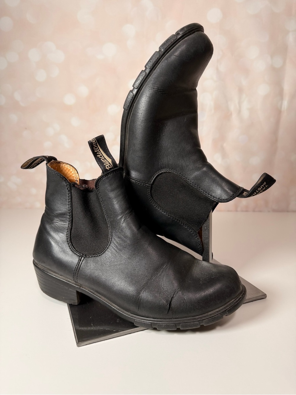 BLUNDSTONE Australian Black Leather Chelsea Boot